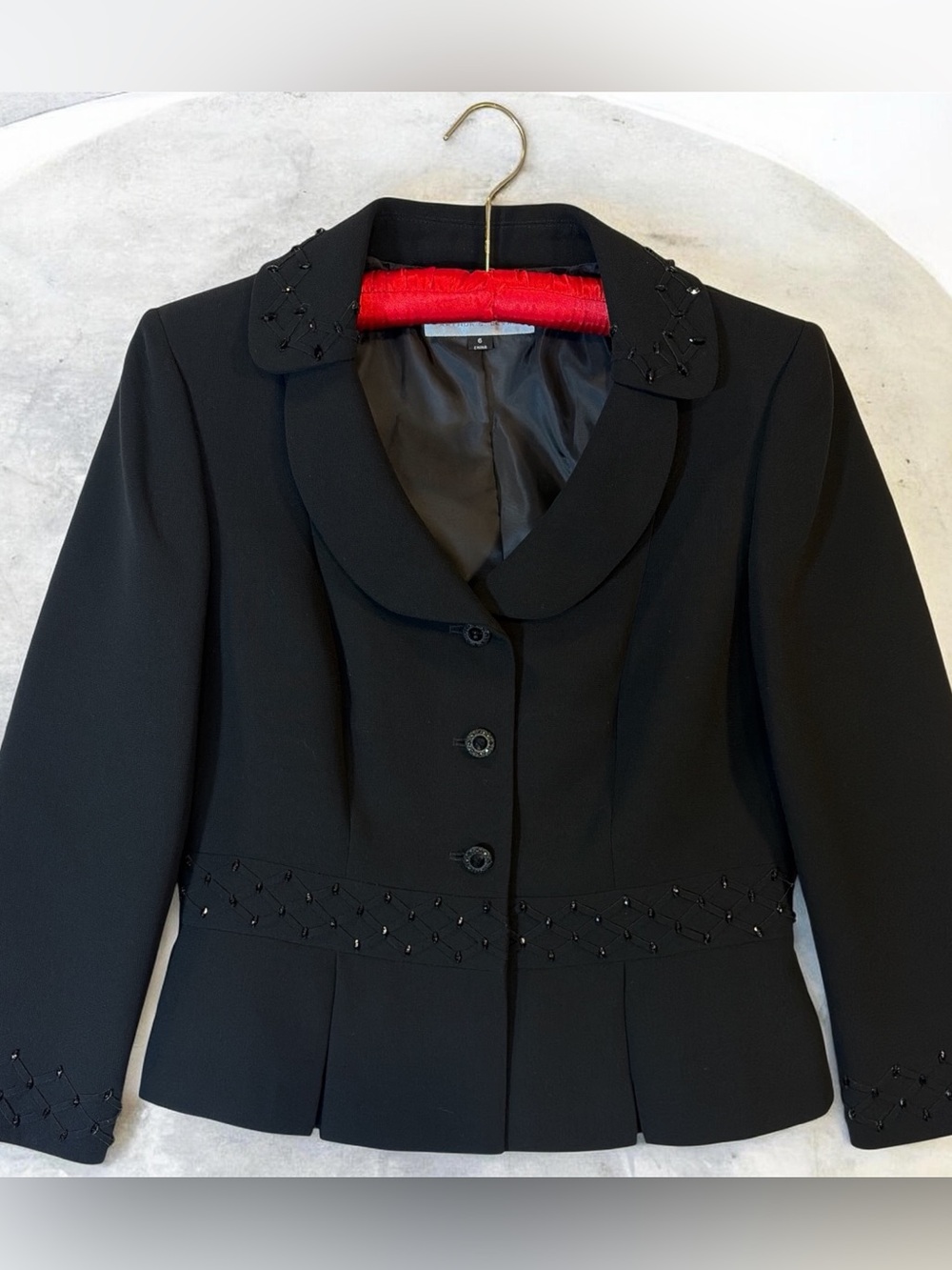 Tahari beaded suit coat / blazer. Size 6